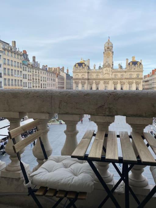 Grand Balcon Place Des Terreaux Lyon Exterior photo